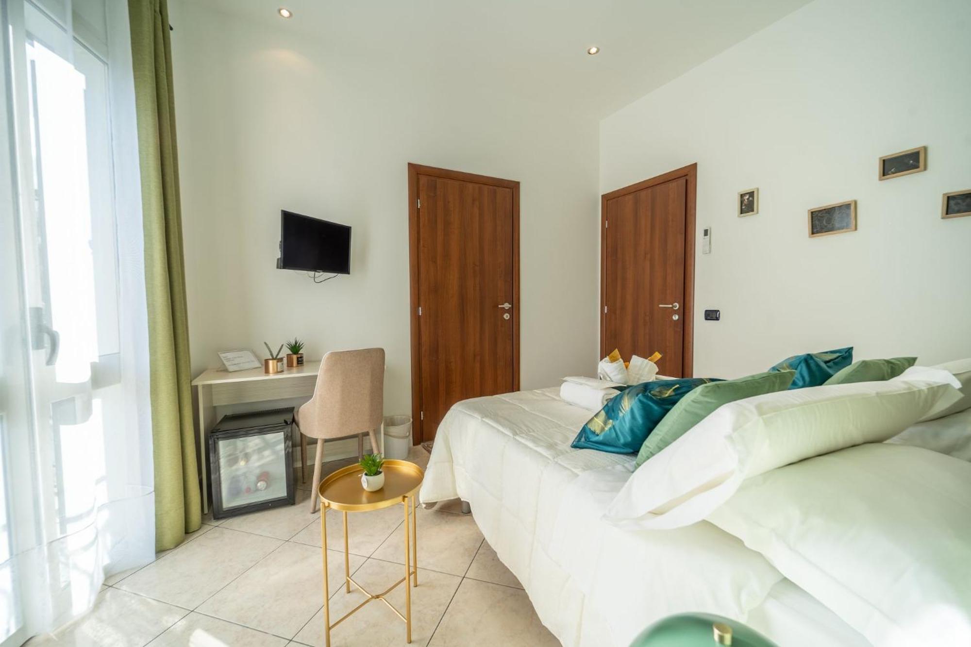 Bed & Breakfast La Porta Di Alba *